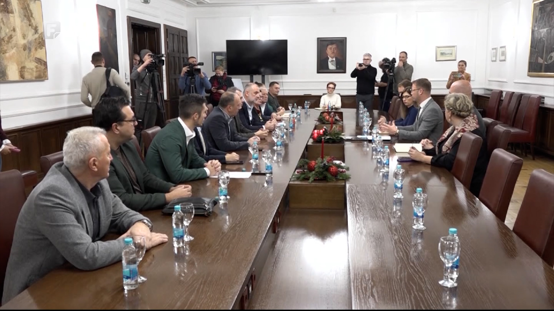 Stanivuković održao sastanak sa banjalučkim poslanicima i odbornicima